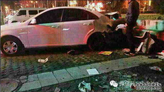 事故丨秦皇島開發(fā)區(qū)廣緣超市附近發(fā)生連環(huán)車禍！司機(jī)逃逸