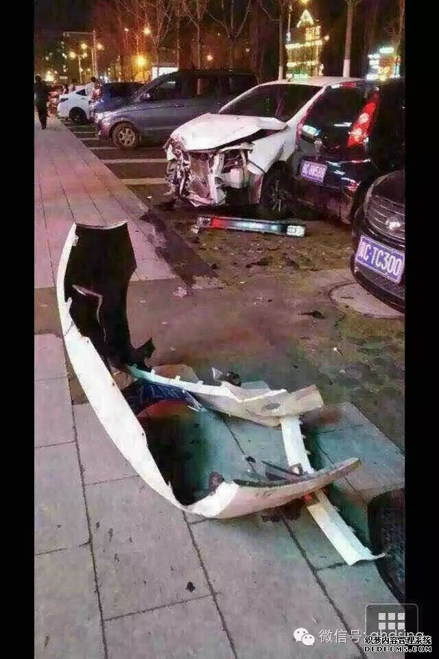 事故丨秦皇島開發(fā)區(qū)廣緣超市附近發(fā)生連環(huán)車禍！司機(jī)逃逸