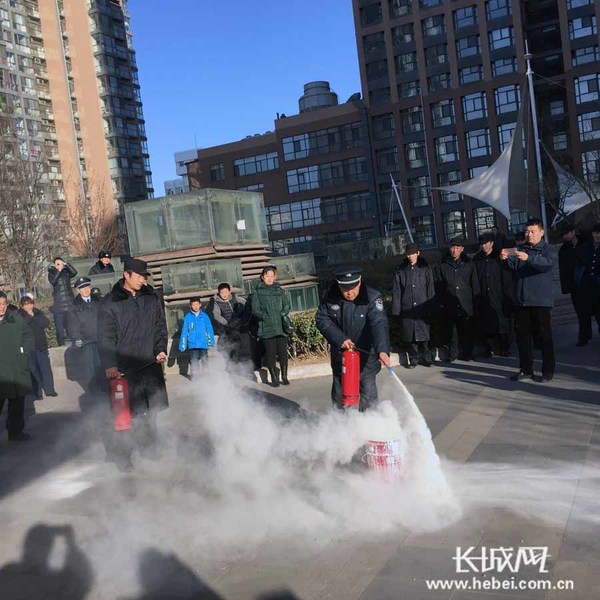 模擬滅火演習(xí)。