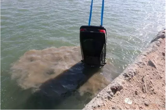 在開發(fā)區(qū)路段發(fā)生一起交通事故。