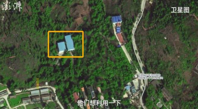 圖為該基地衛(wèi)星圖。圈中所示這兩棟建筑分別是羽毛球館和網(wǎng)球館。這兩個(gè)建筑正好隱蔽于基地的中央，除非從高空航拍，在圍墻外看不出任何痕跡。