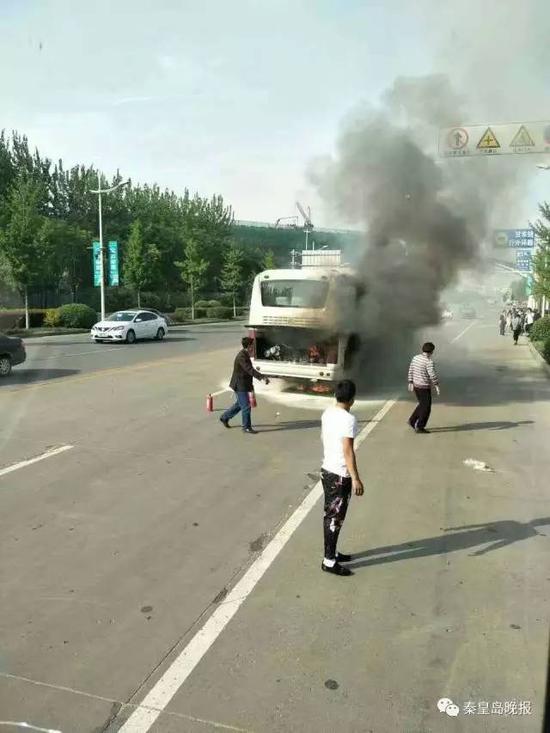 4月30日一早，朋友圈的“一把火”，讓假日中的人們不免心驚。