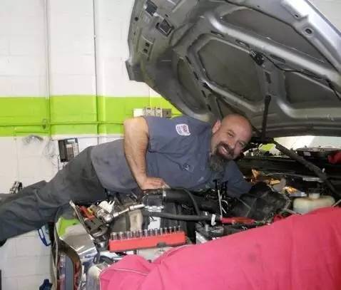 小型的汽修廠如何通過社交工具贏得女性顧客？