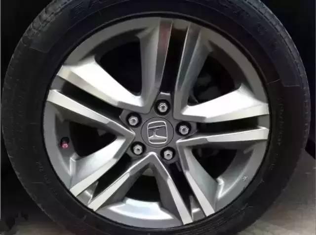 洗車(chē)的這個(gè)小習(xí)慣 能讓車(chē)子爆胎的幾率增加5倍！