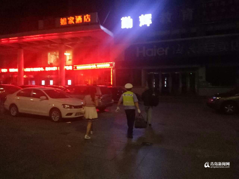 四川游客青島機(jī)場(chǎng)遇黑出租司機(jī)張口要1000元