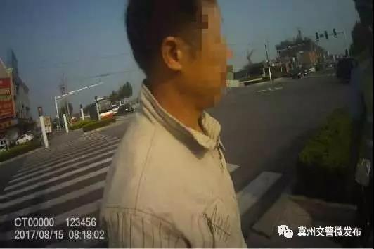 冀州交警查獲一輛無(wú)證駕駛套牌摩托車