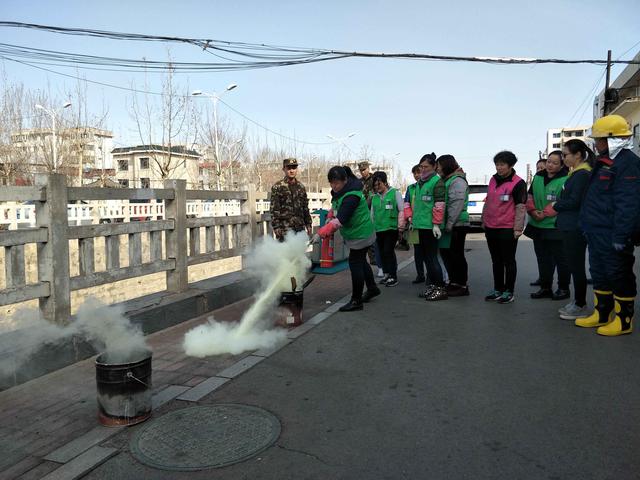 秦皇島消防安全進企業(yè) 提高市民消防安全意識