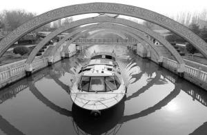 即將投入使用的豪華游船。本報(bào)記者 楊偉廣 攝