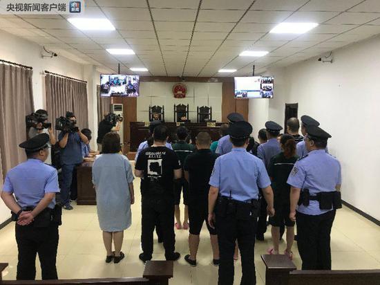 三、被告人王雄磊等9人組織、容留賣淫、敲詐勒索、非法拘禁案