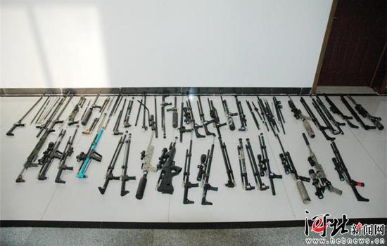 圖為警方查獲得非法槍支。警方供圖