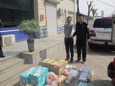 ▲楊某指認現(xiàn)場